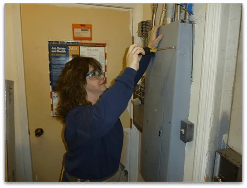 Current Electric electrician at work